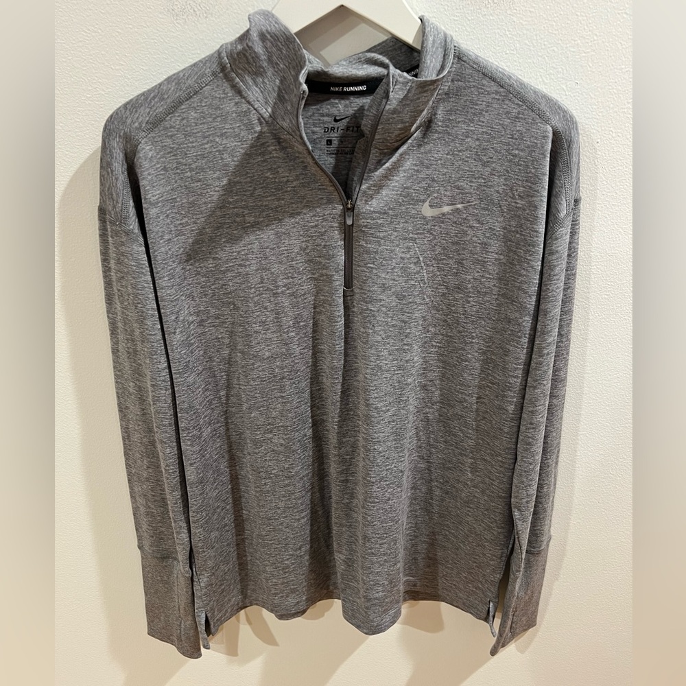Nike Women’s Element Running 1/2 Zip Pullover!